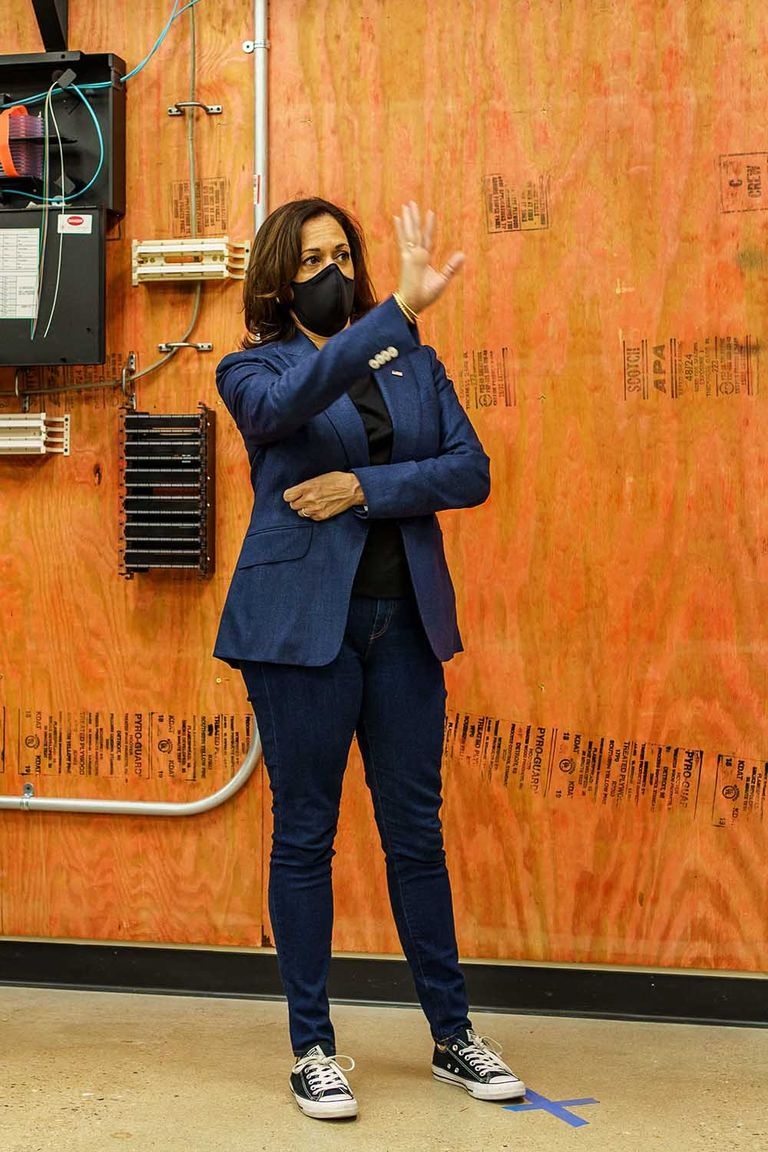 đôi converse của tân phó tổng thống Mỹ ảnh 2 doi converse cua tan pho tong thong My anh 2