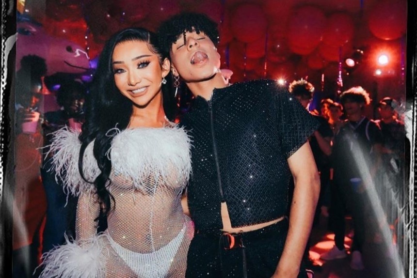 Loi song truy lac cua cac Influencer trong dai dich hinh anh