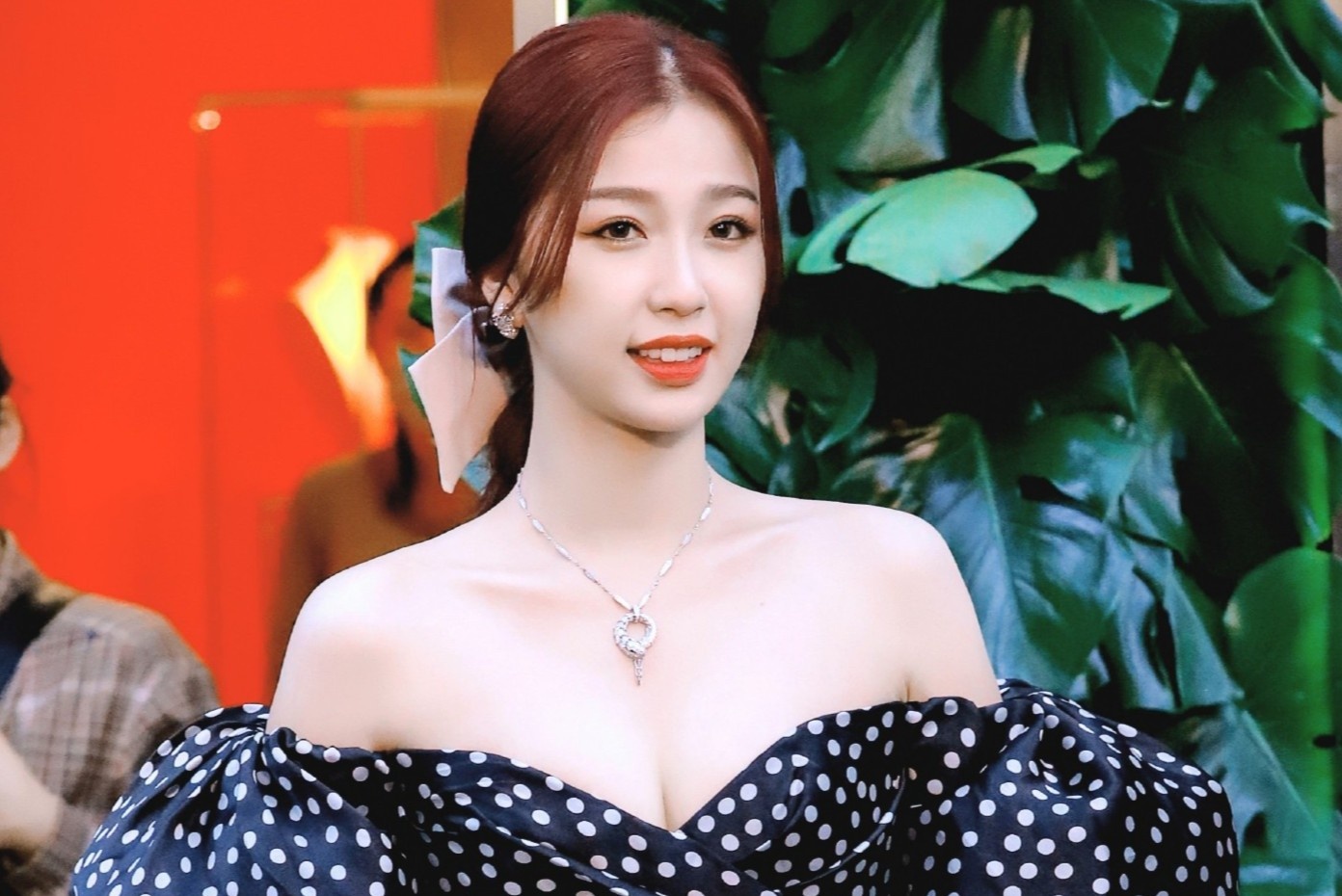 Gioi tre Trung Quoc song sang chanh du cha me pha san hinh anh