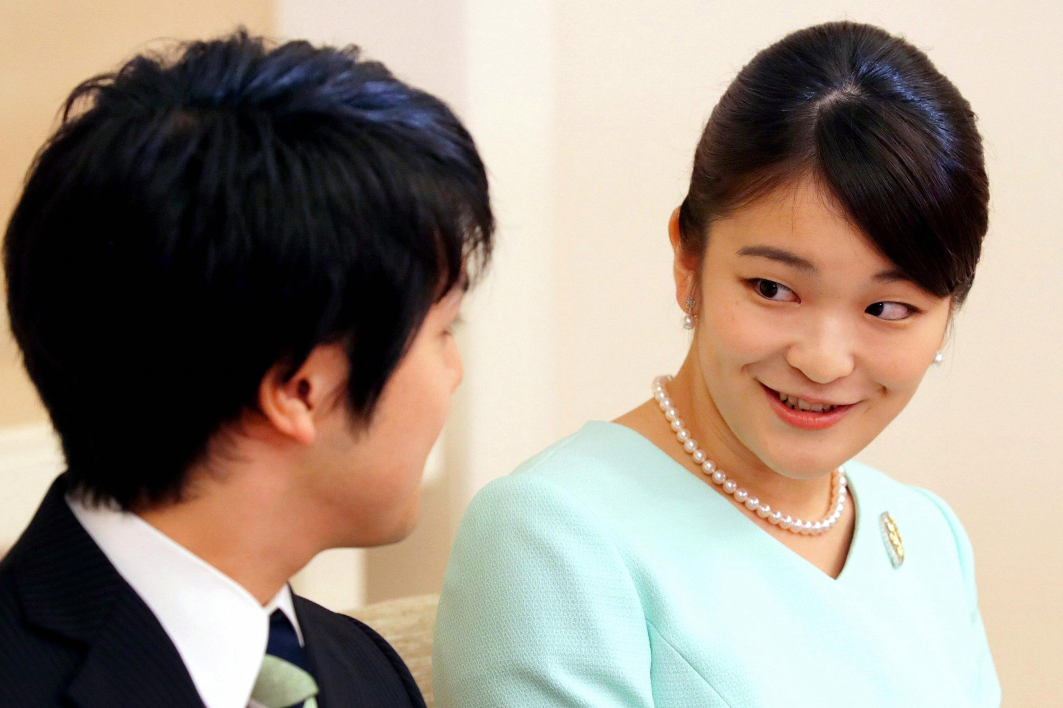 Noi lo com ao khi cong chua Nhat lay chong thuong dan hinh anh