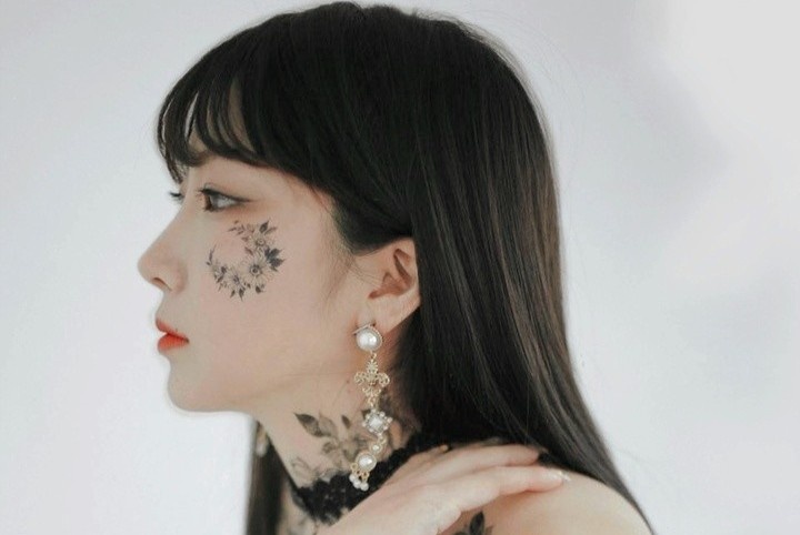 Nu tho xam noi tieng the gioi nho nhung canh hoa hinh anh