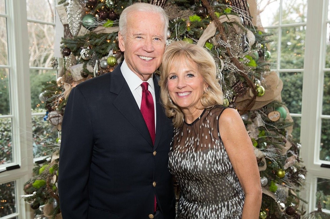 Giang sinh dac biet cua gia dinh ong Biden truoc khi den Nha Trang hinh anh