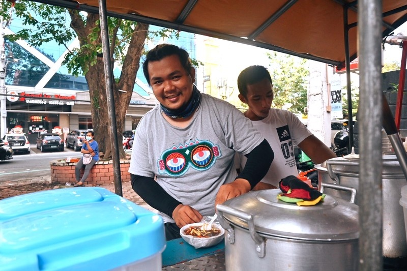 buoi trua cua tai xe giao hang anh 3