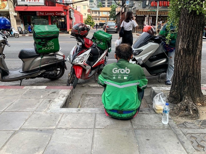 buoi trua cua tai xe giao hang anh 4