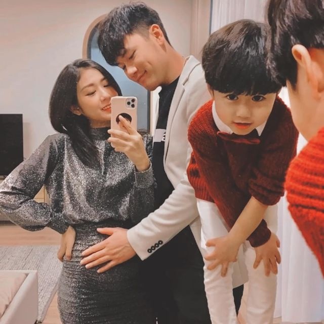 hot girl sinh con anh 7