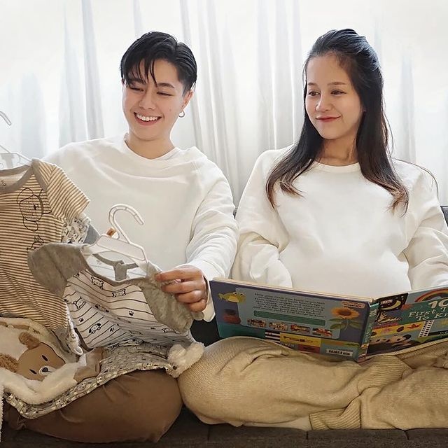 hot girl sinh con anh 5