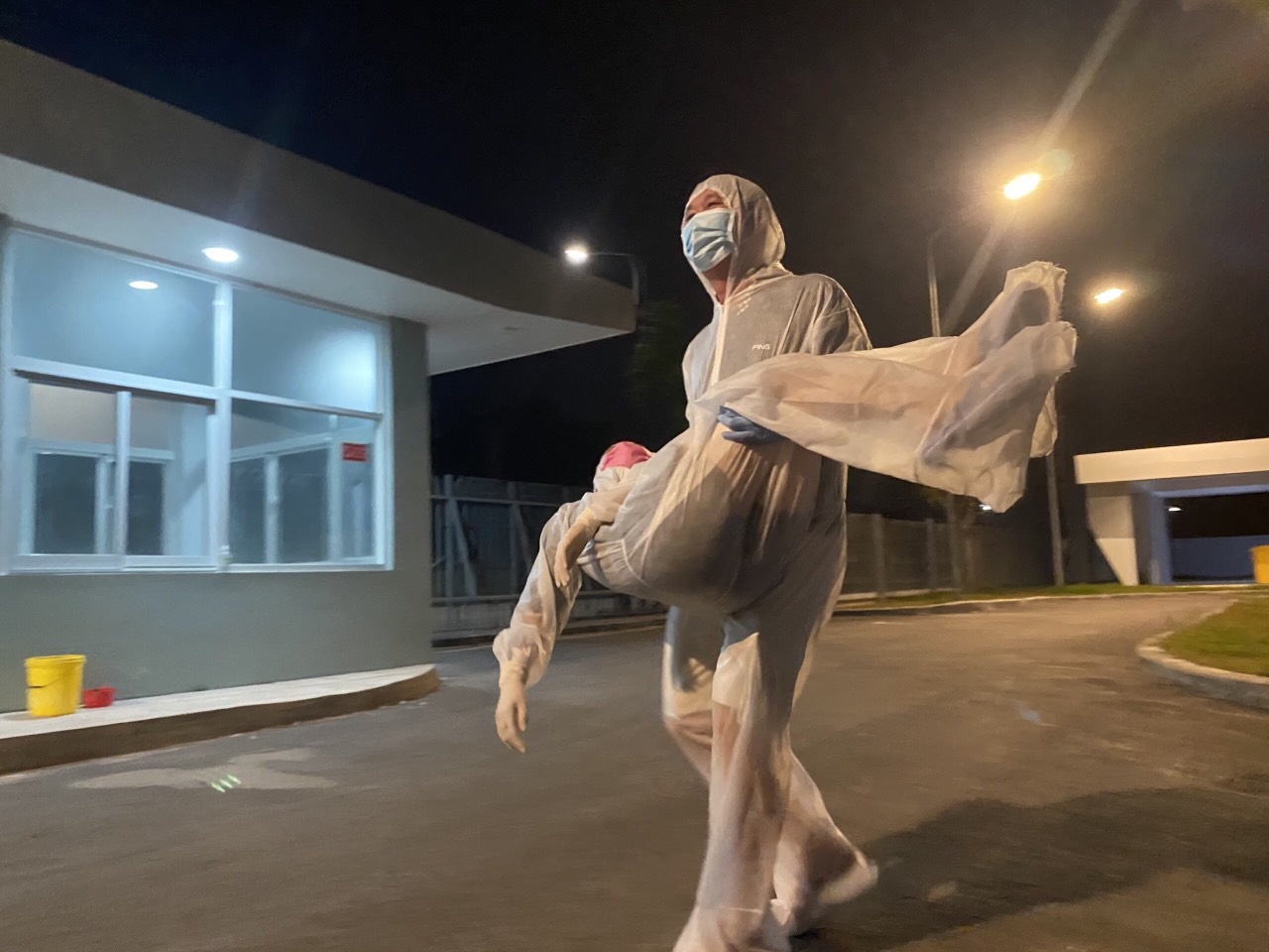 y si ngat xiu khu cach ly anh 1