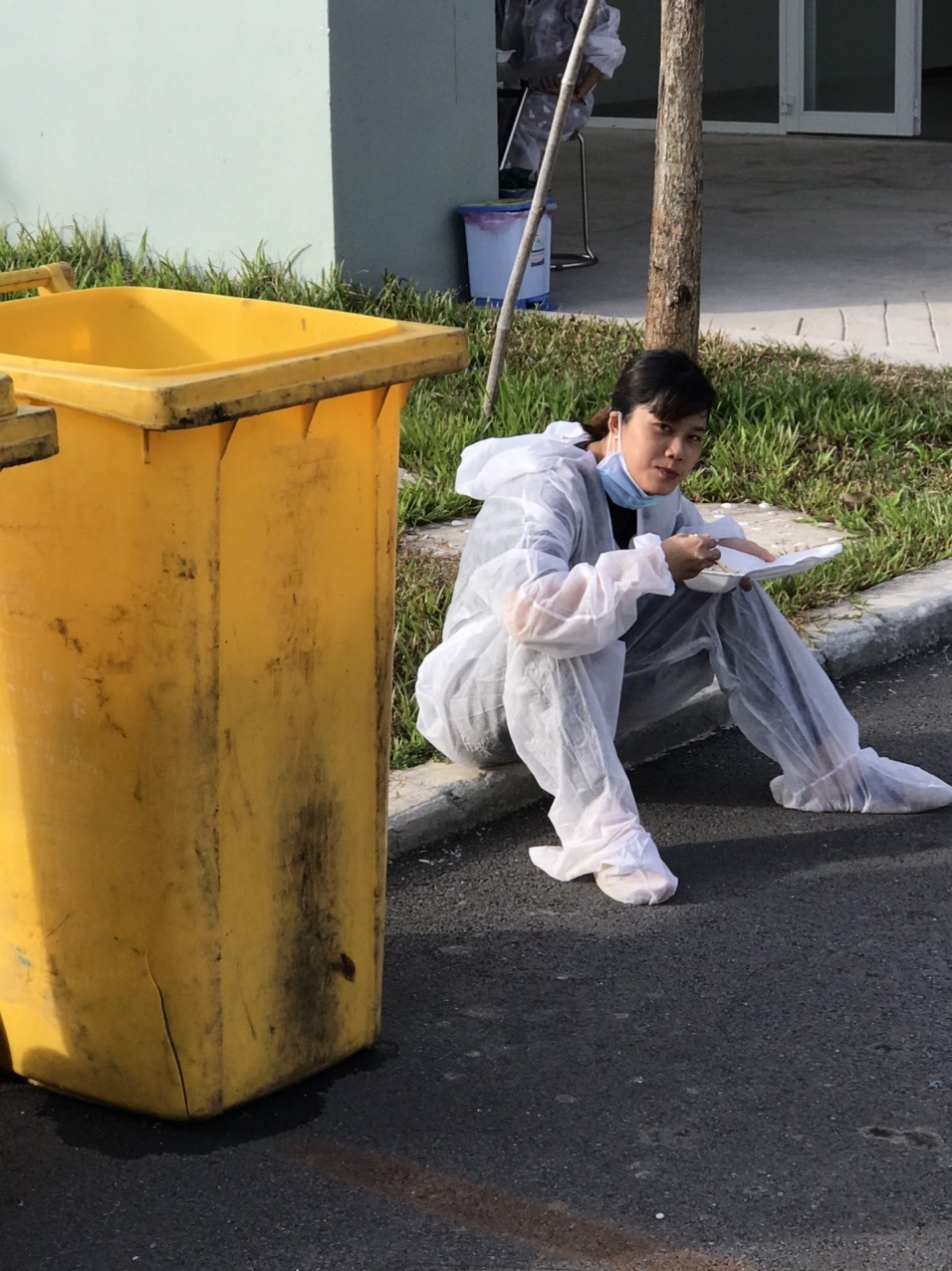 y si ngat xiu khu cach ly anh 2