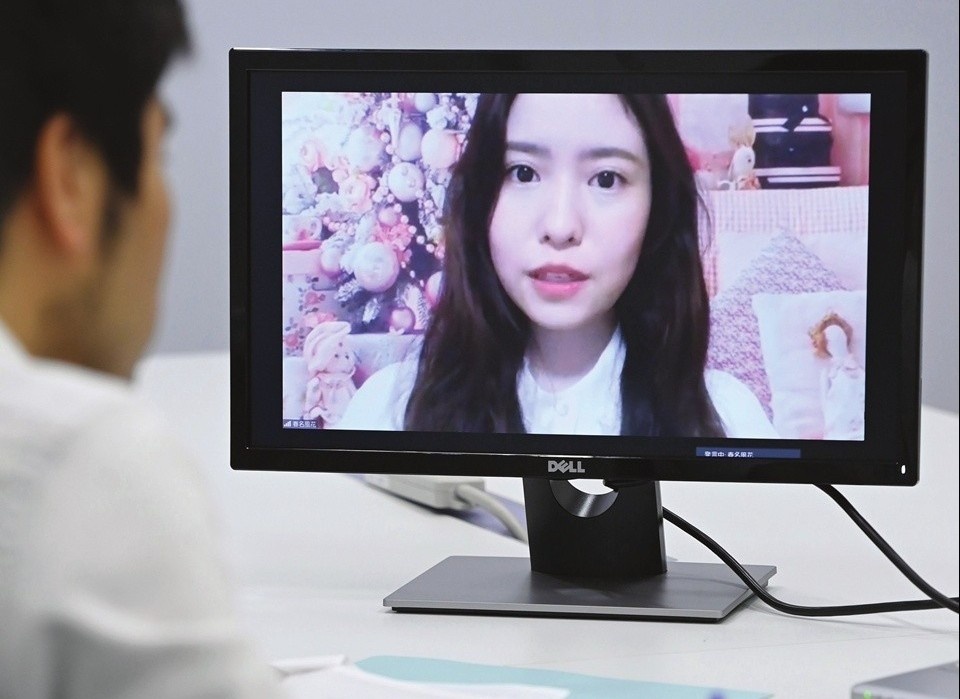 quay roi phu nu tinh duc thoi covid-19 anh 1