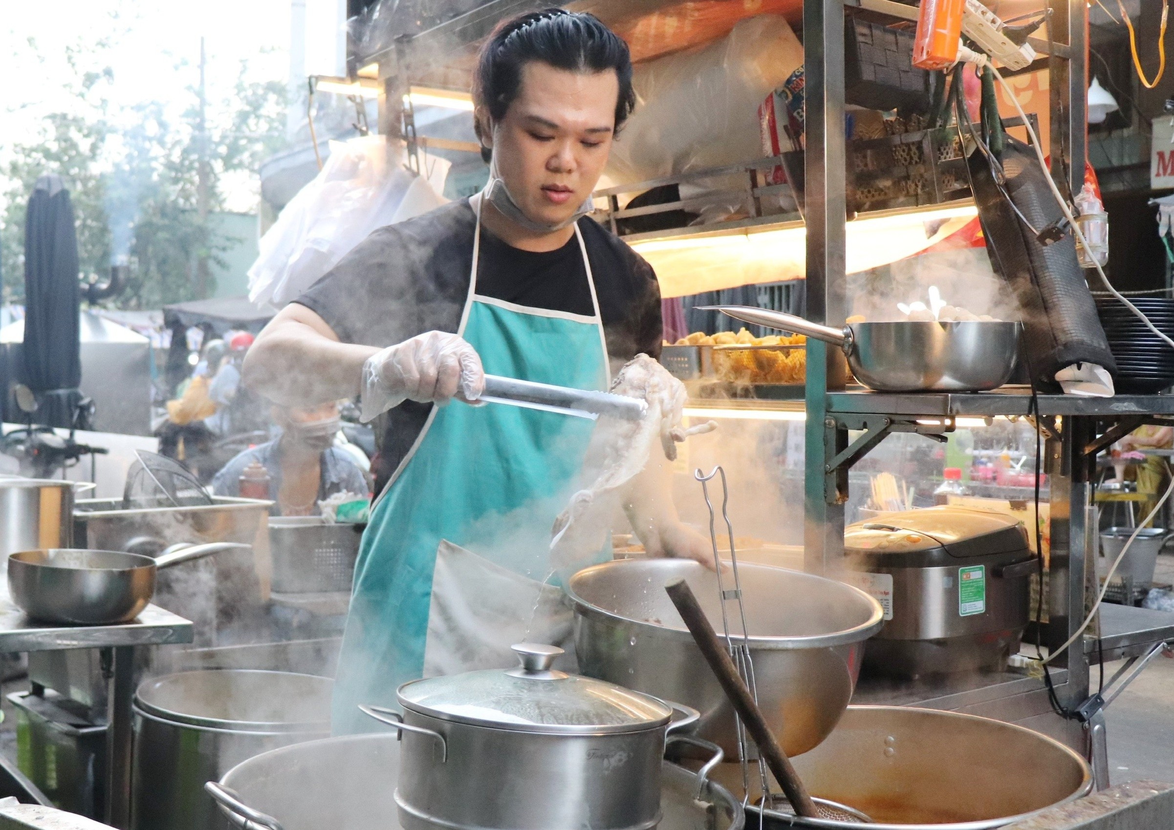 quan an hut khach nho ten la anh 1