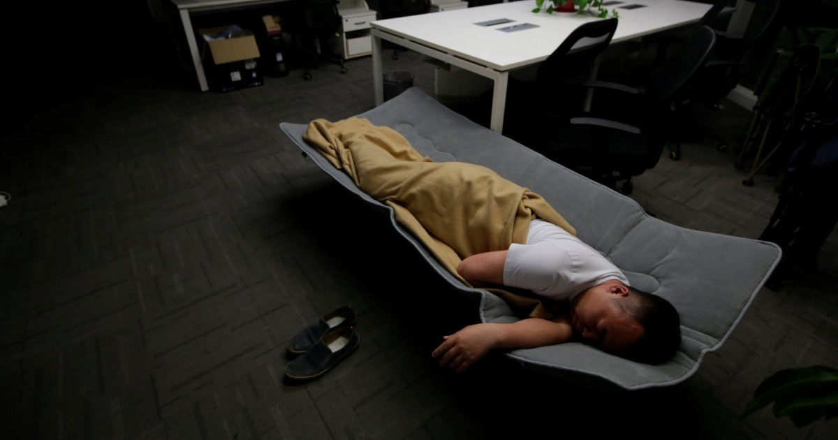 Bi phan doi, vi sao van hoa 996 van ton tai o Trung Quoc? hinh anh