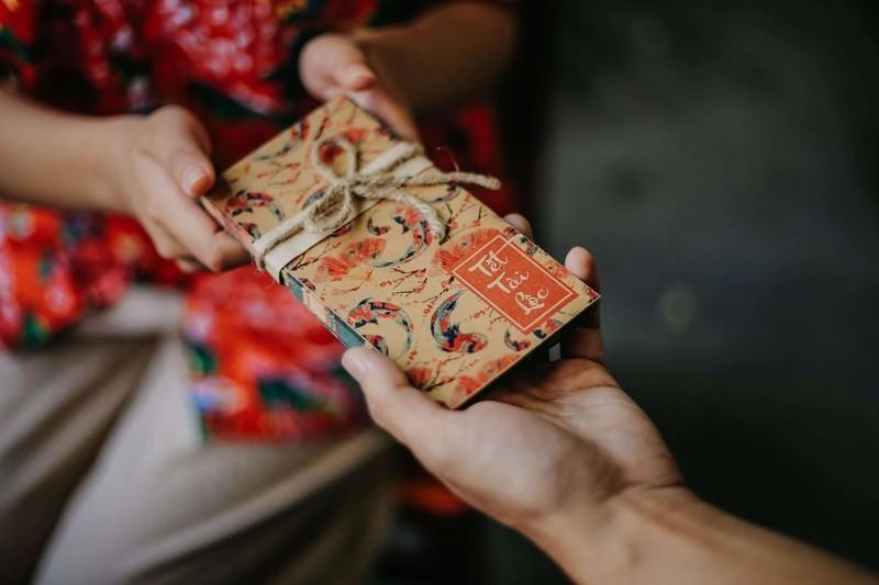 dạy trẻ nhận lì xì ảnh 6 day tre nhan li xi anh 6