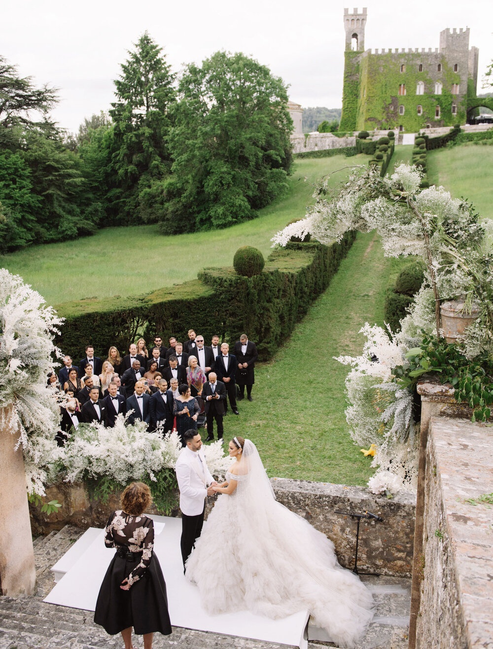 cung dien hoang gia cho thue phong anh 8