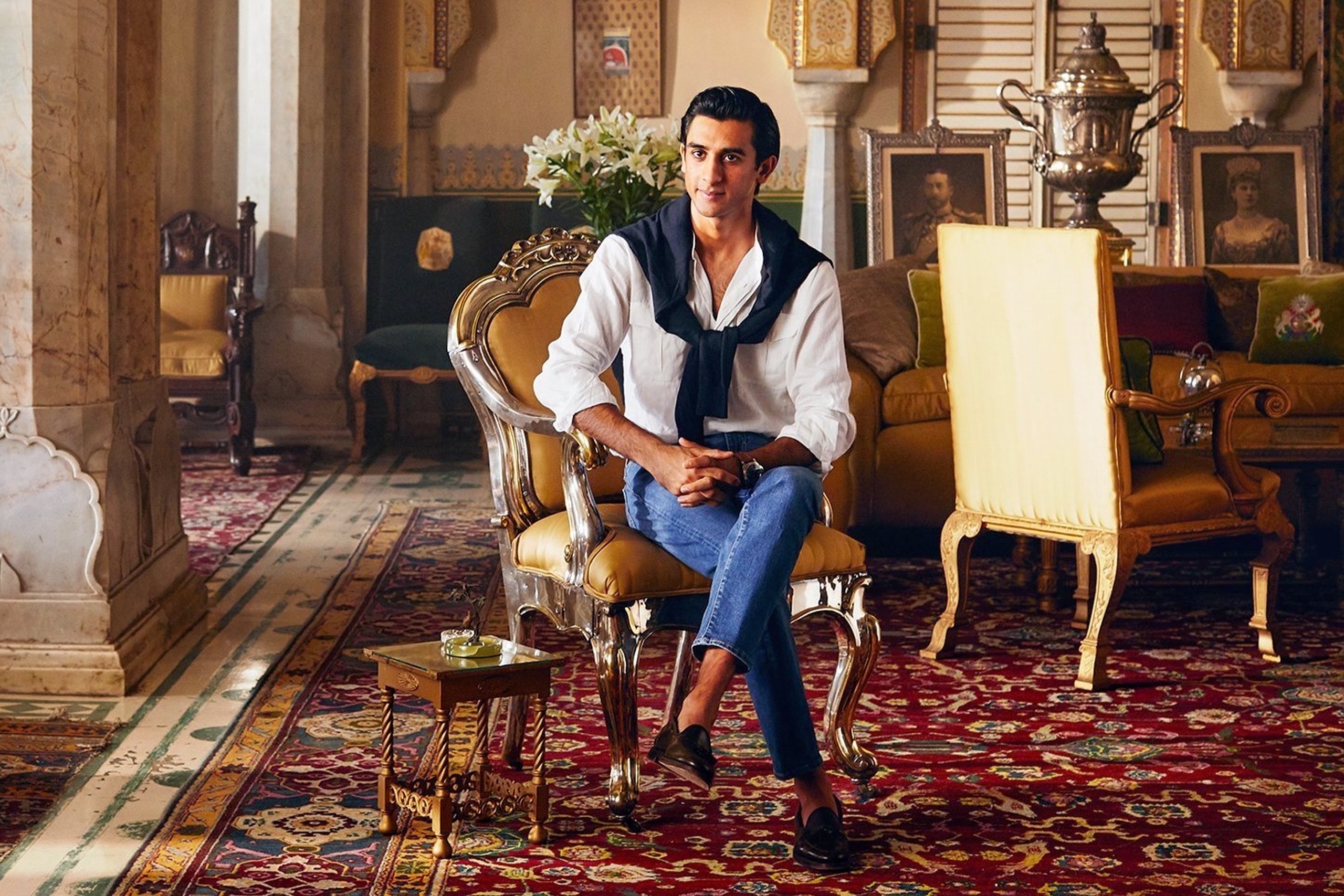 4 cung dien hoang gia cho thuong dan thue o qua dem hinh anh