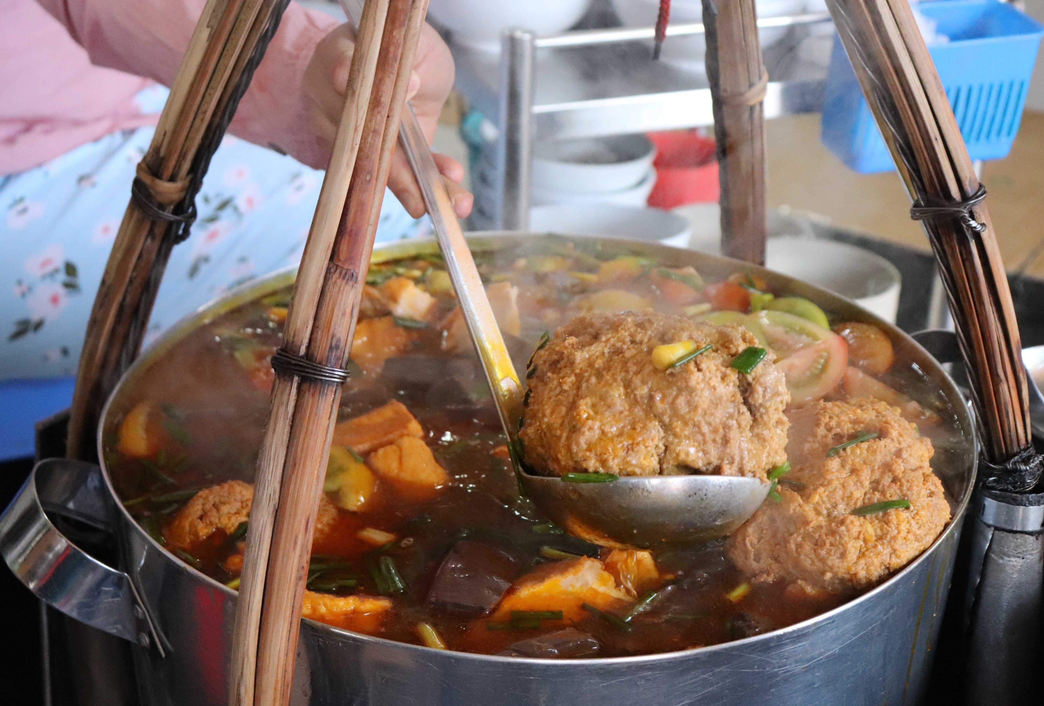 bun rieu cho ben thanh anh 2