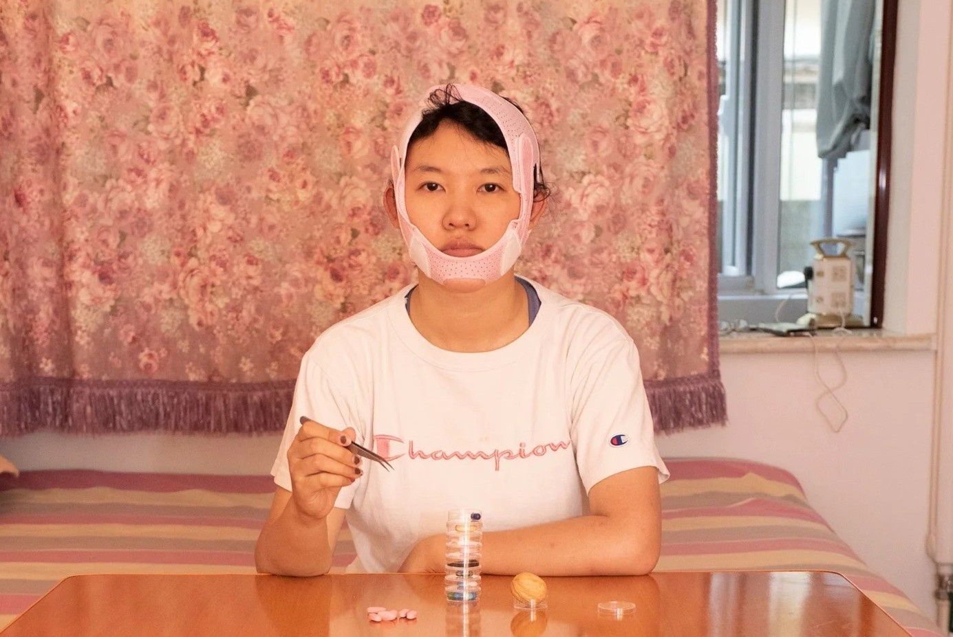 O cong xuong tham my Trung Quoc, ai cung thanh hot girl mien du tien hinh anh