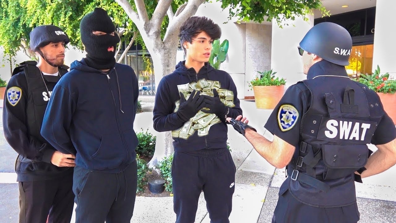 youtuber dan dung cuop ngan hang anh 2