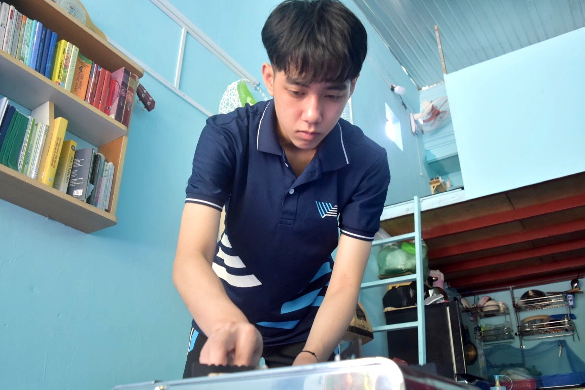 lau chay 1998 lang dai hoc anh 2