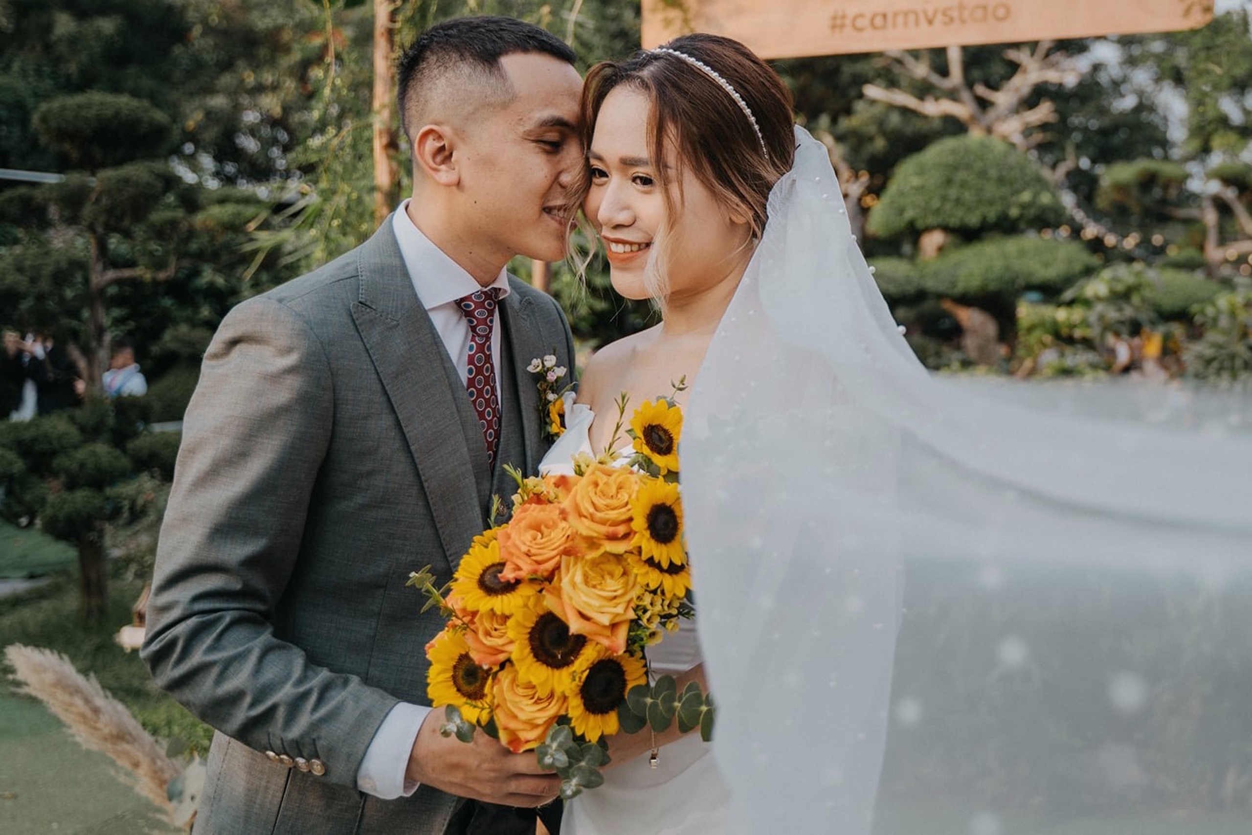 'Toi bat khoc khi phai hoan cuoi den lan thu 3 vi Covid-19' hinh anh