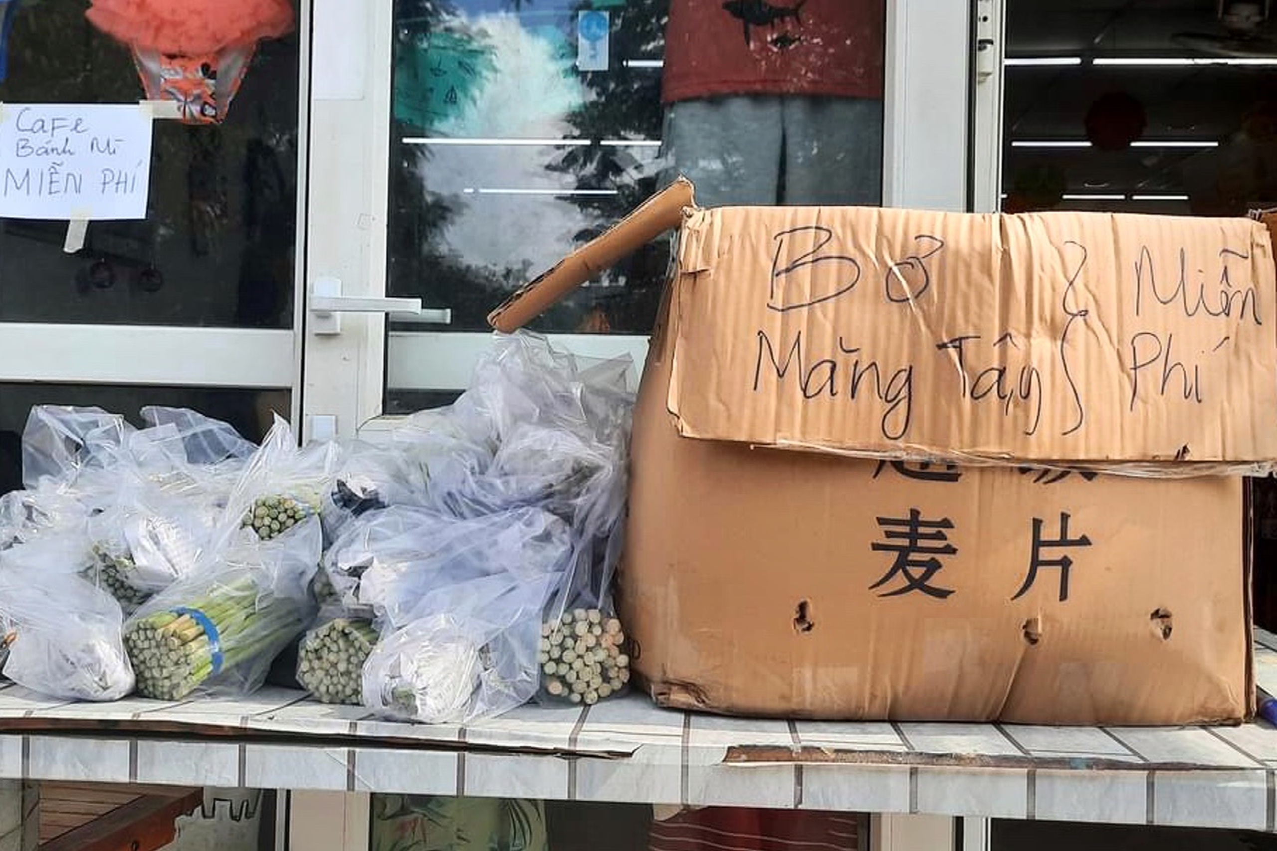 nguoi dan vung phong toa o tphcm anh 2