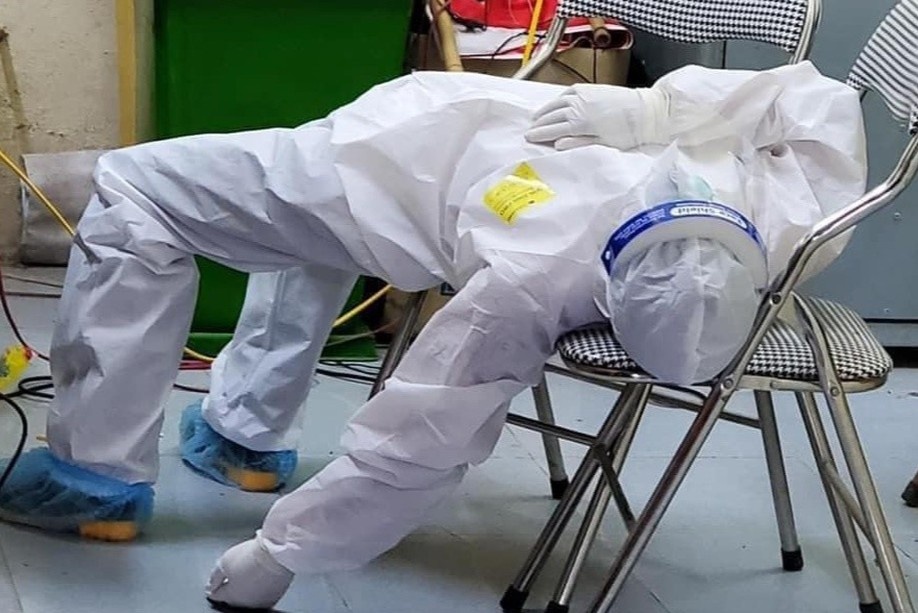 'Phai di cach ly moi thuc su hieu su vat va cua nhan vien tuyen dau' hinh anh