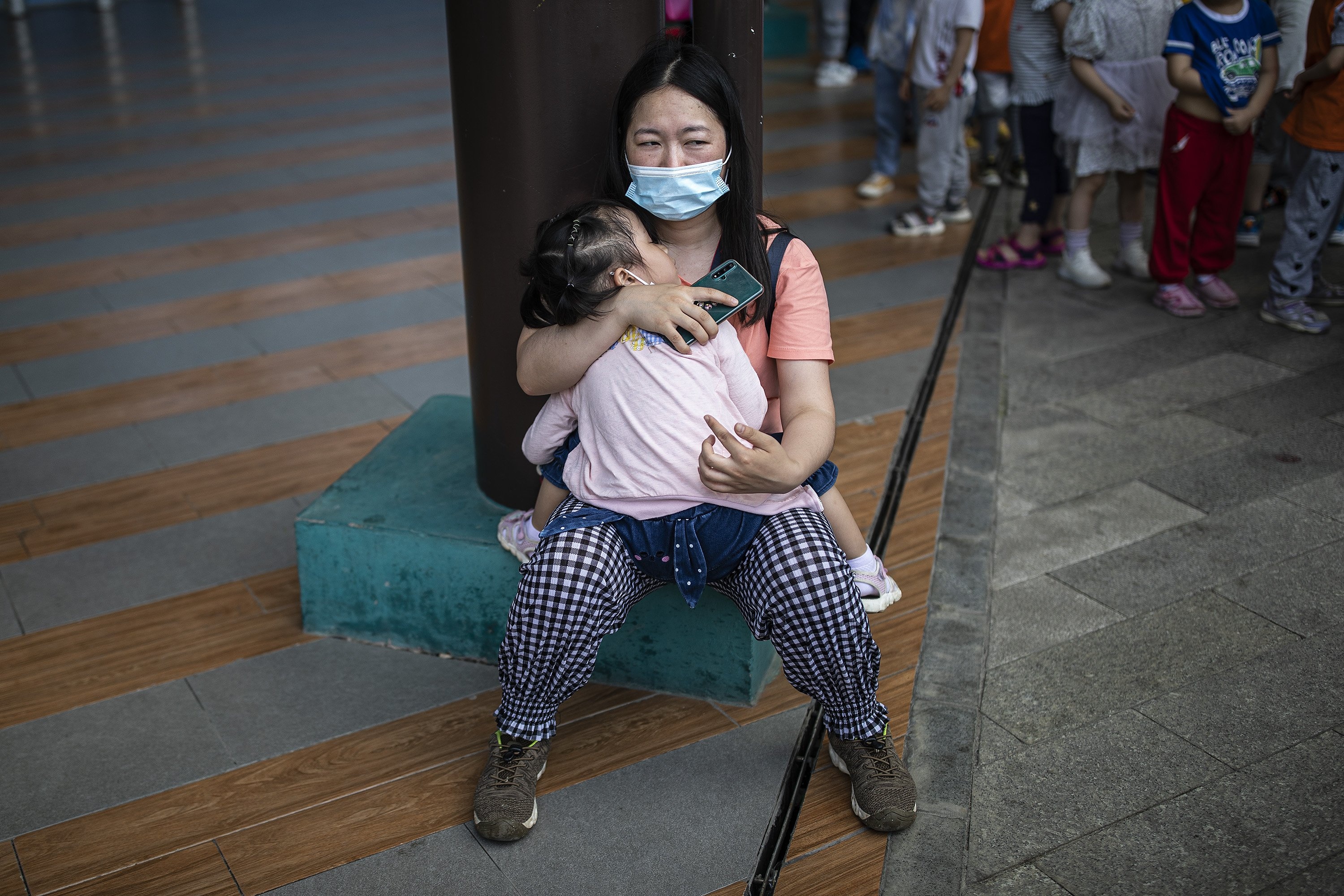 trung quoc cho sinh con thu 3 anh 5