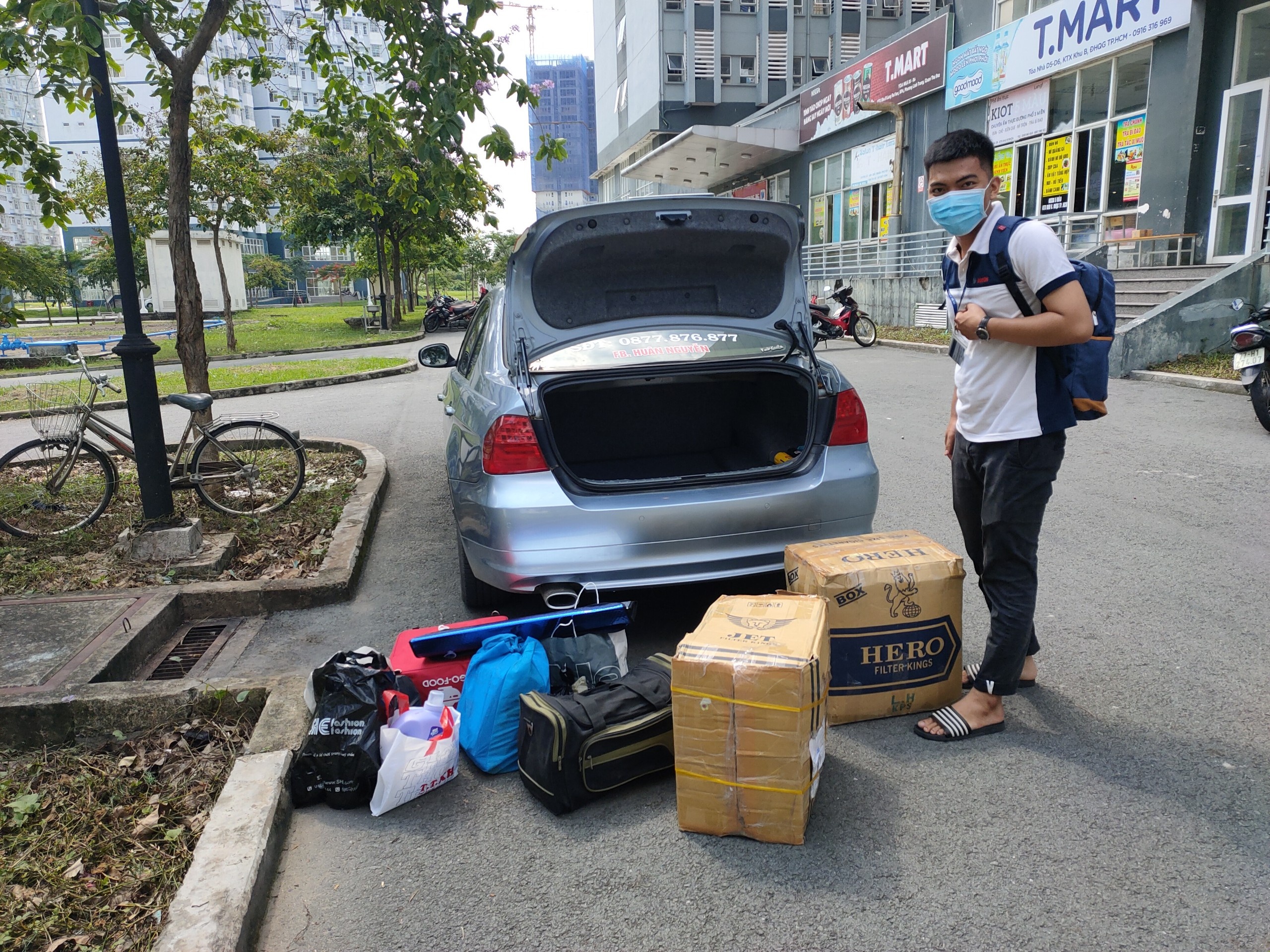 nguoi dan tphcm giai cuu sinh vien anh 1