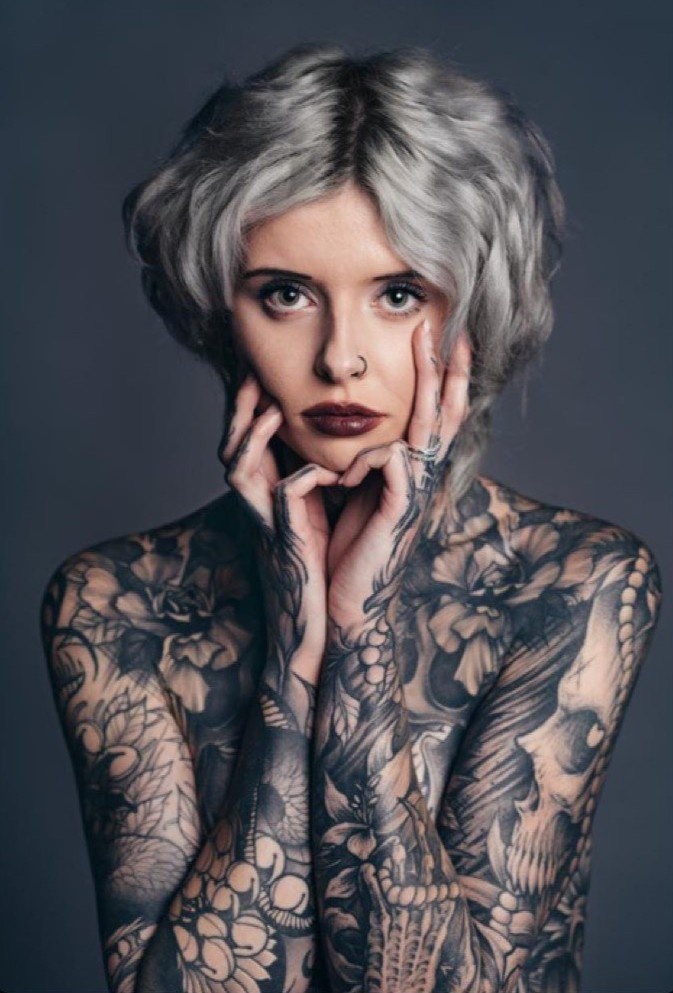 cô gái xăm kín người ảnh 1 co gai xam kin nguoi anh 1