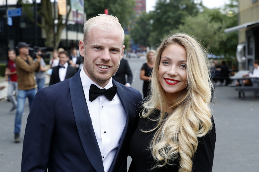 thien than noi y hen ho cau thu anh 11