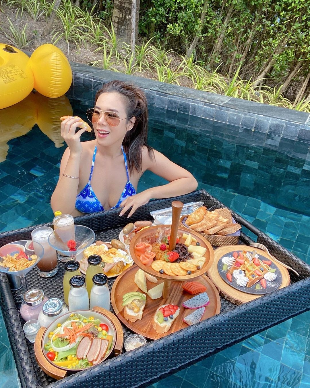 bữa sáng nổi ảnh 2 bua sang noi anh 2