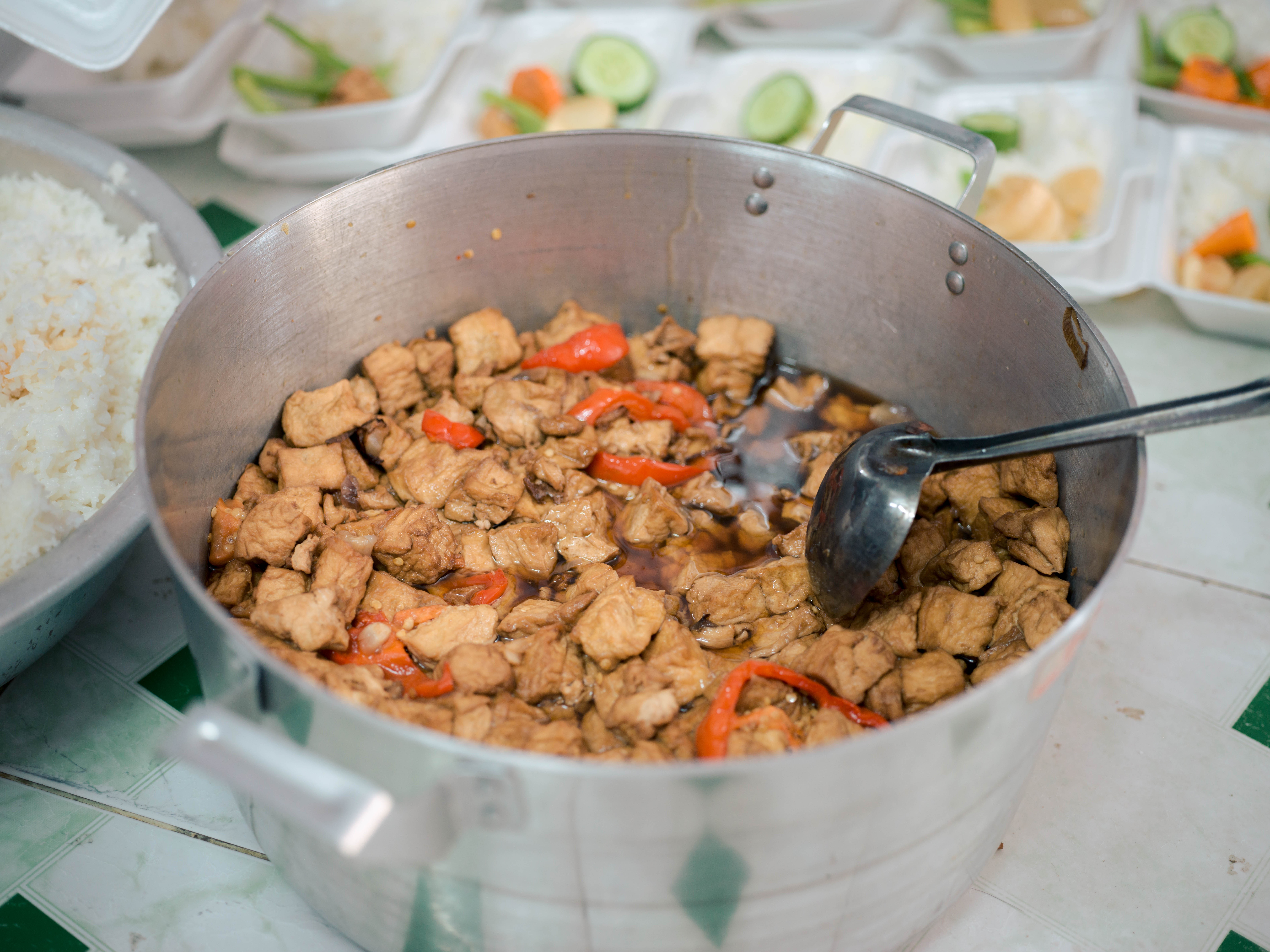 anh tây phát cơm miễn phí tphcm ảnh 7 anh tay phat com mien phi tphcm anh 7