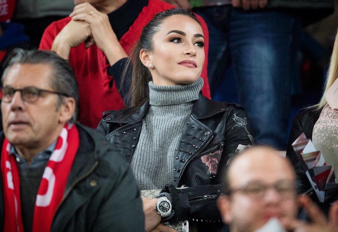 vợ cầu thủ Granit Xhaka ảnh 9 vo cau thu Granit Xhaka anh 9