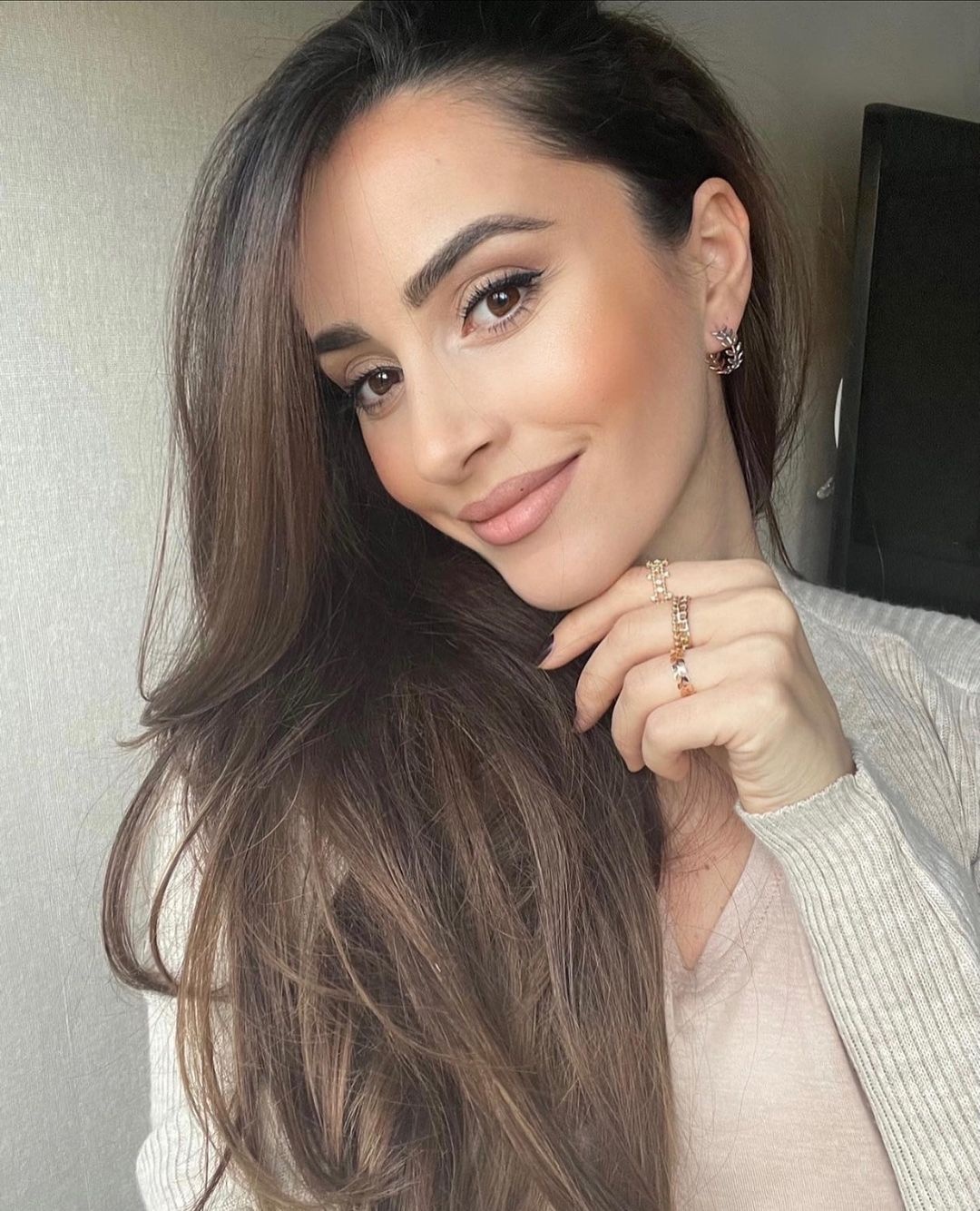 vợ cầu thủ Granit Xhaka ảnh 8 vo cau thu Granit Xhaka anh 8