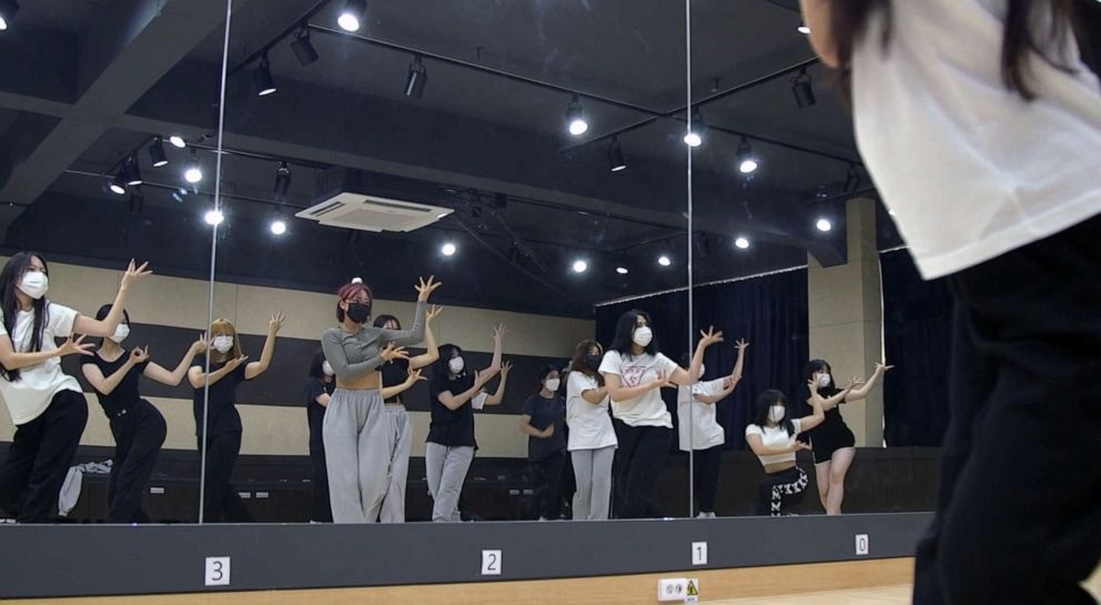 lo dao tao idol anh 2