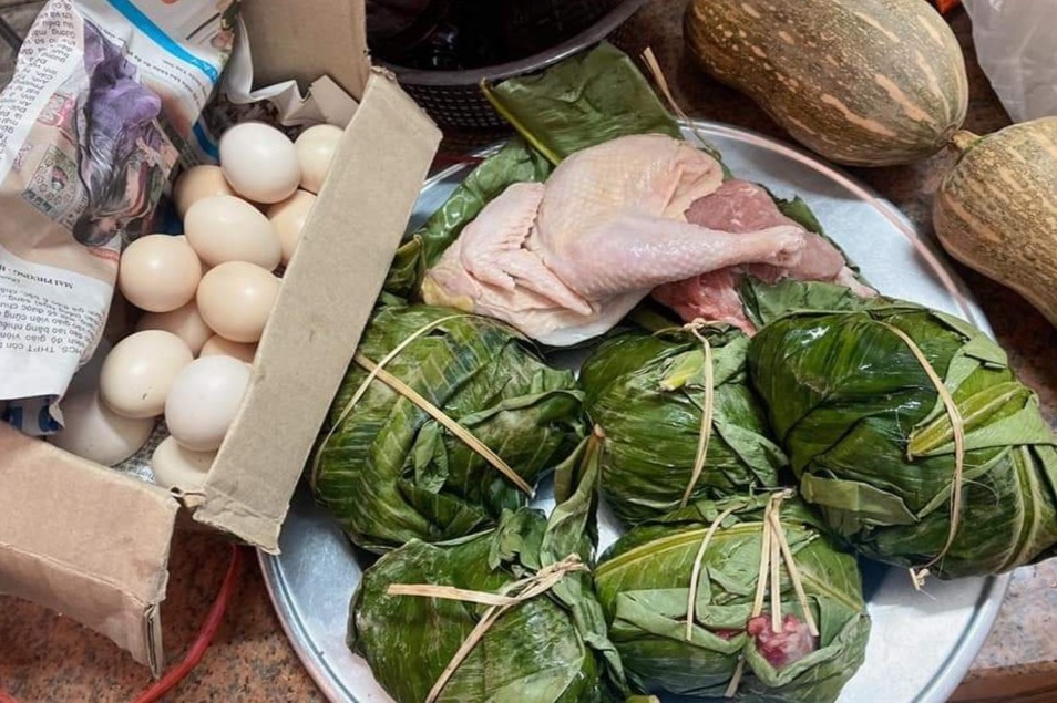 Cha me gia o que 15 nam gui do an cho con tren thanh pho hinh anh