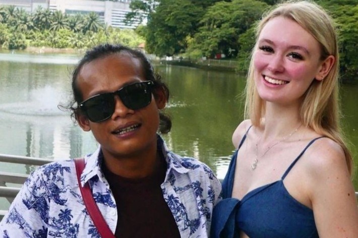 Doi vo chong noi tieng o Indonesia don con dau long hinh anh