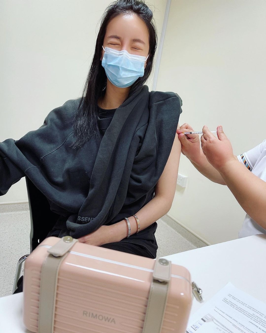 nha giau gianh suat tiem vaccine anh 3