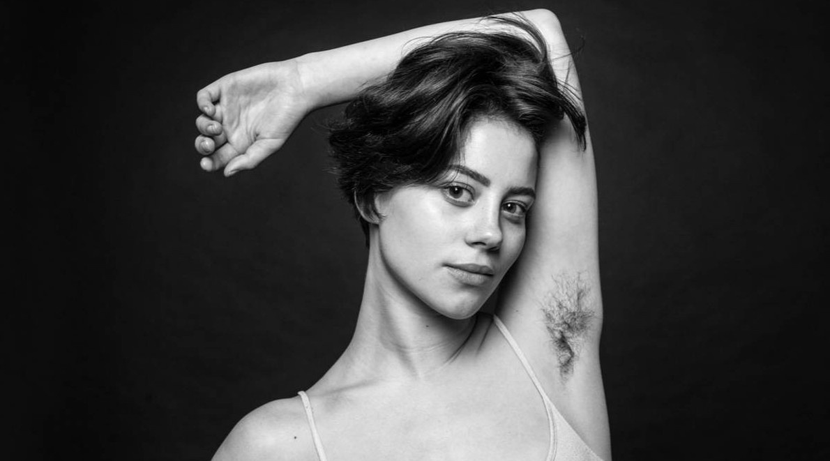 phu nu co long bi ky thi anh 1