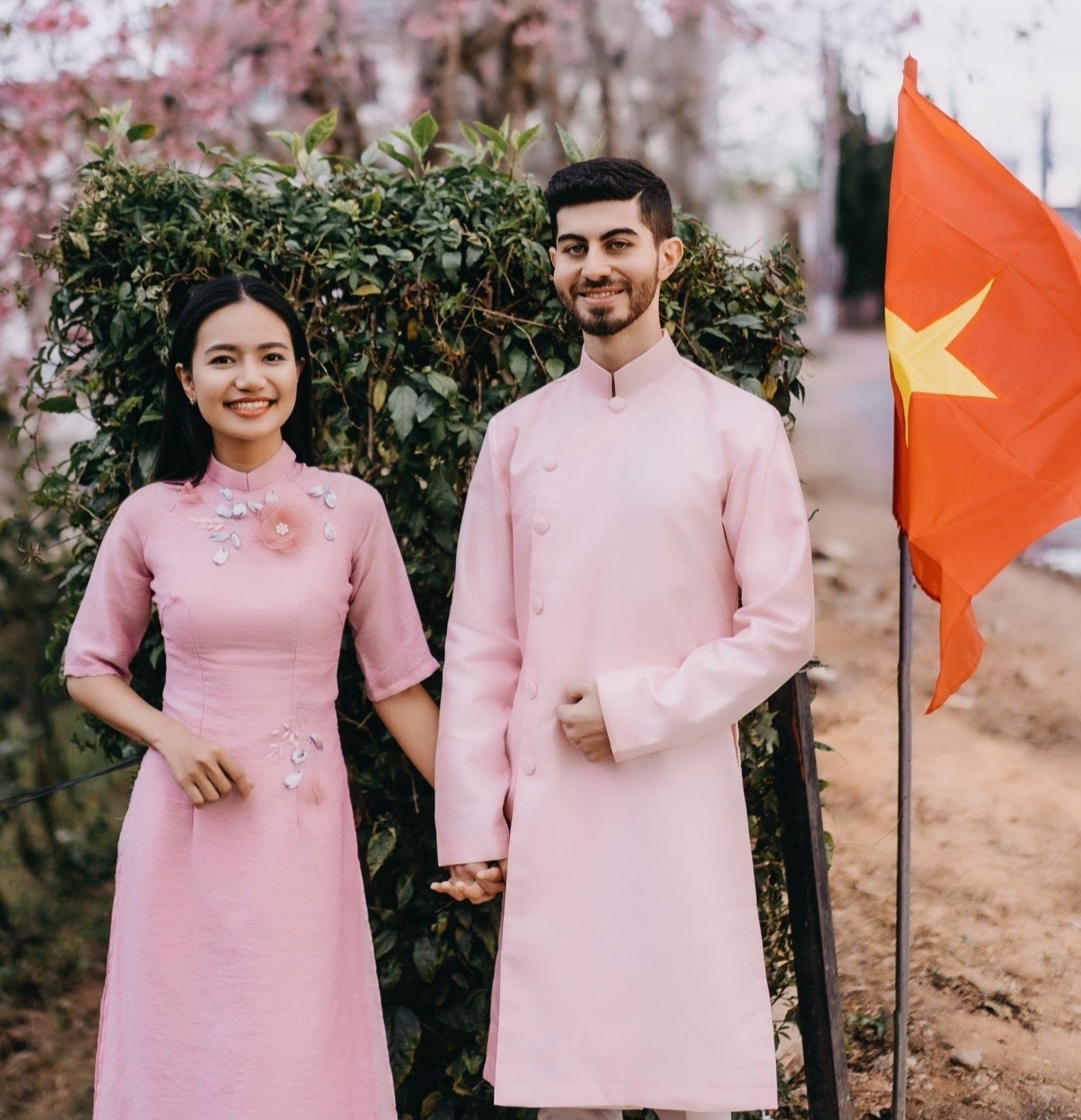 chang trai my sang viet nam cau hon ban gai anh 3