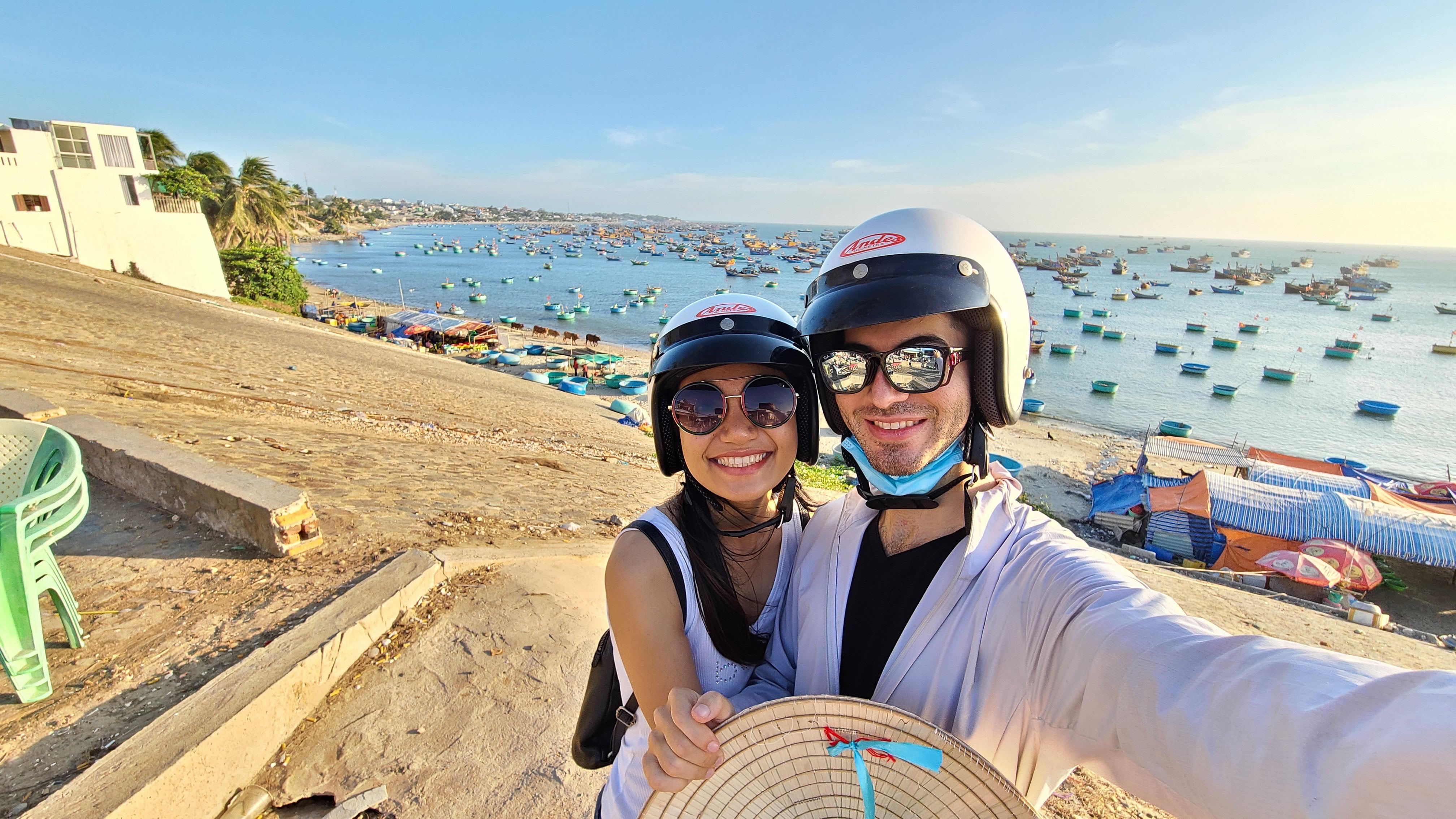 chang trai my sang viet nam cau hon ban gai anh 8