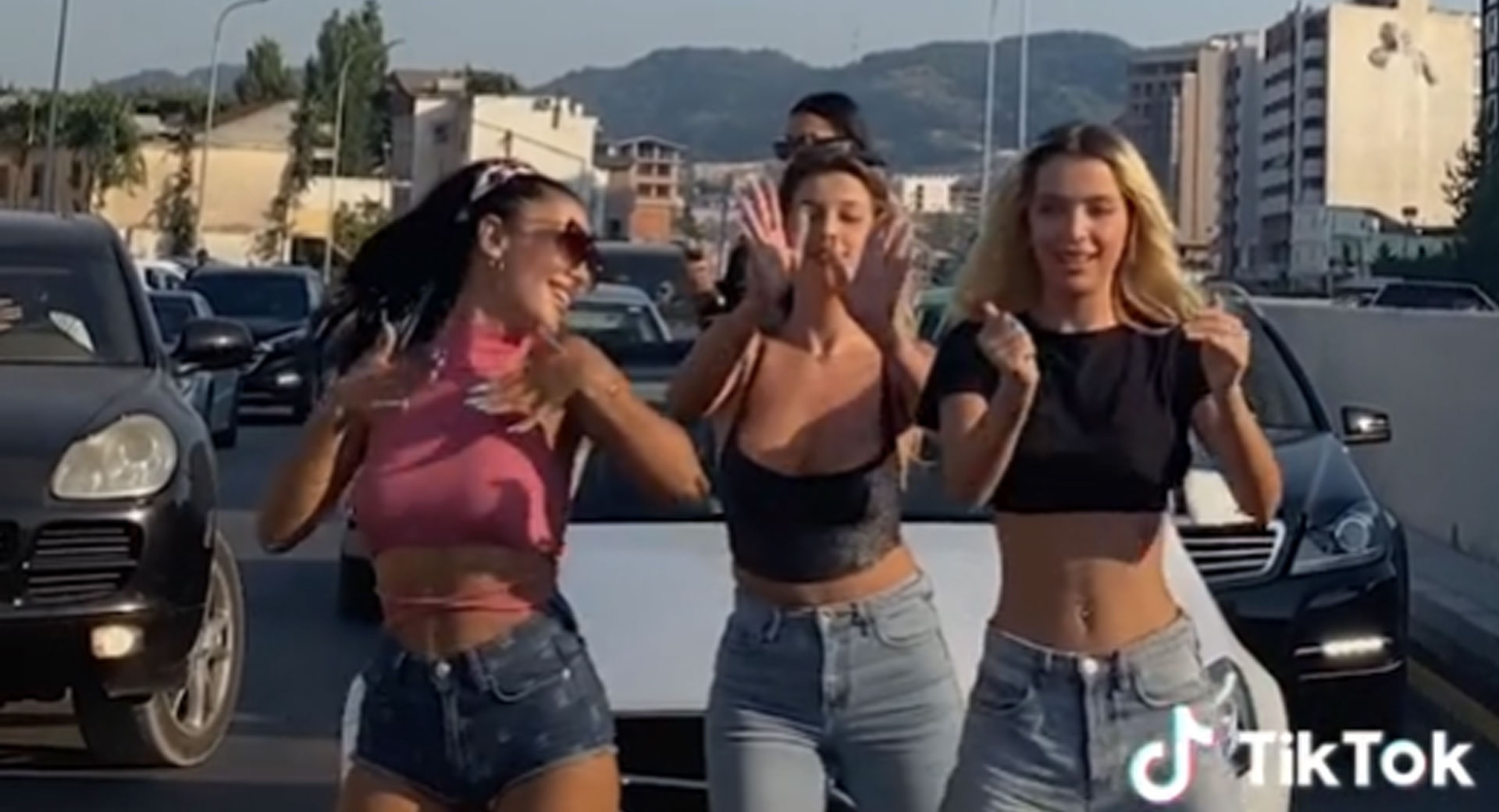 gây tắc đường vì quay video ảnh 1 gay tac duong vi quay video anh 1