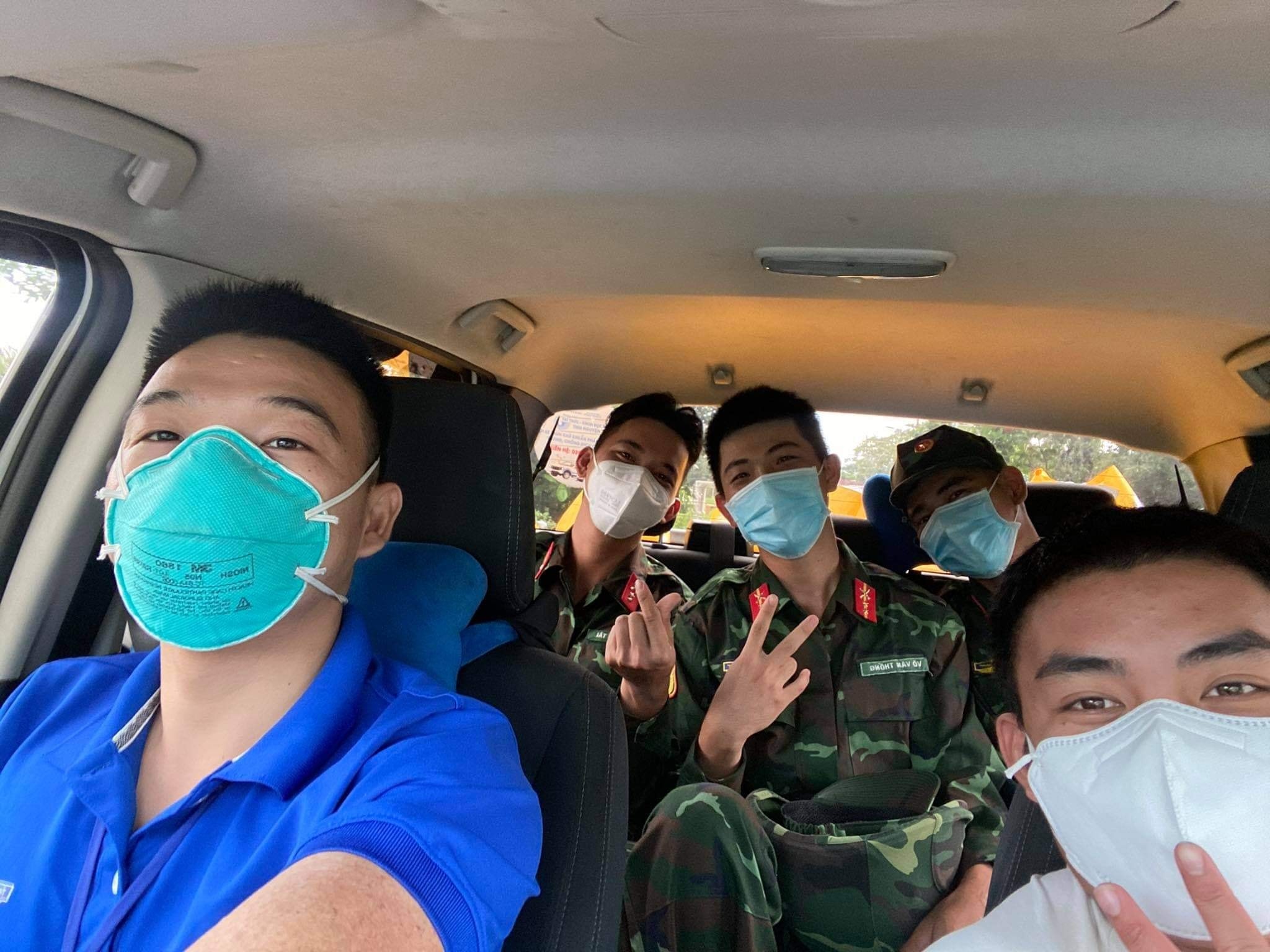 hai anh em cùng đi chống dịch ảnh 2 hai anh em cung di chong dich anh 2