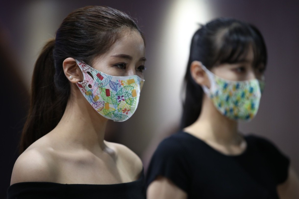 Nguoi Han chua tiem vaccine bi dong nghiep tay chay hinh anh