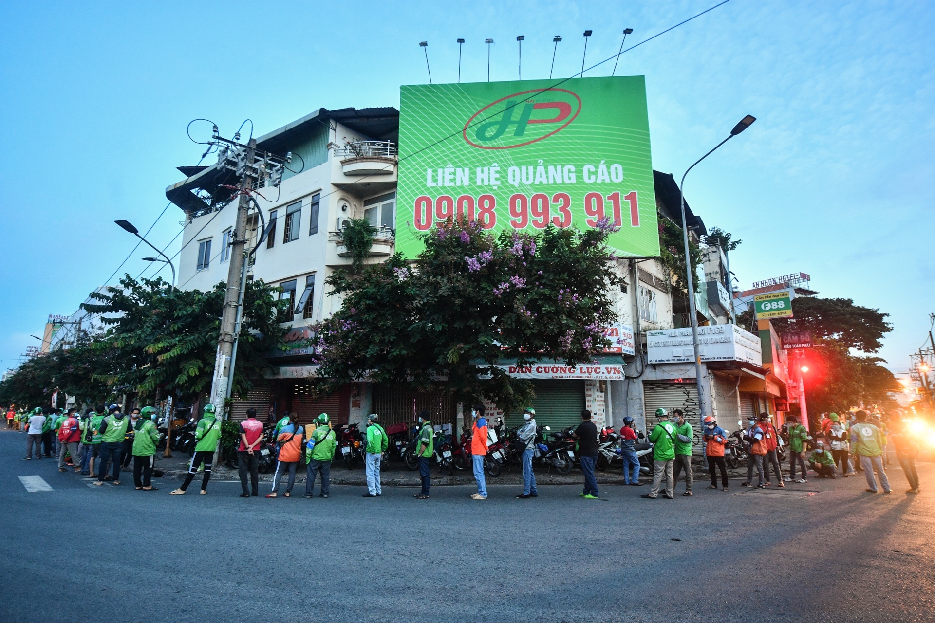 shipper tphcm gặp khó ảnh 3 shipper tphcm gap kho anh 3