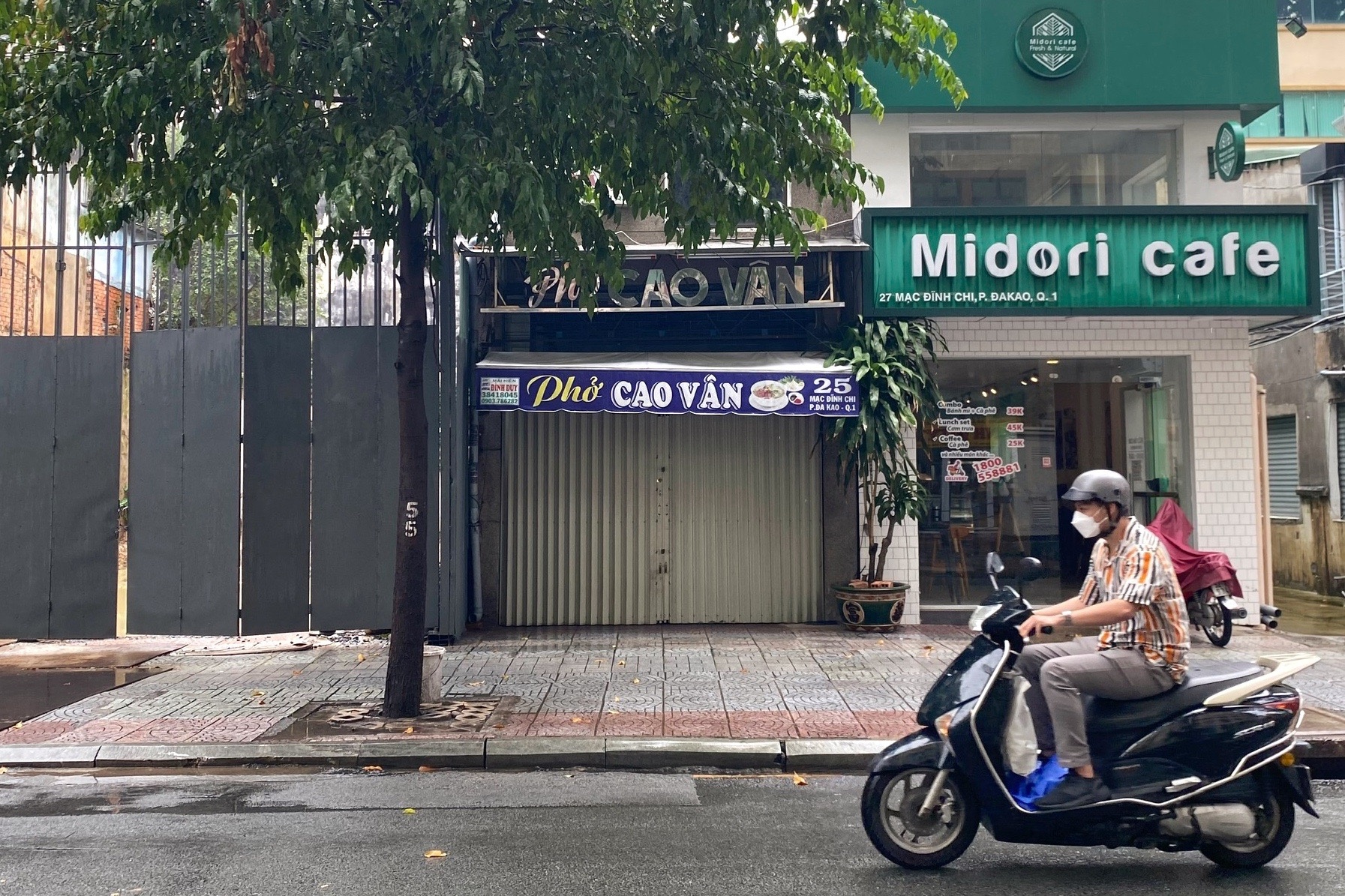 đội mưa xếp hàng mua thức ăn ảnh 8 doi mua xep hang mua thuc an anh 8