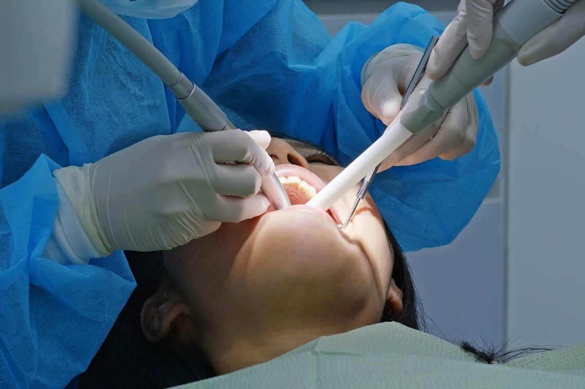 Nha si mac ket o que, nhieu phong kham tai TP.HCM tu choi nhan khach hinh anh