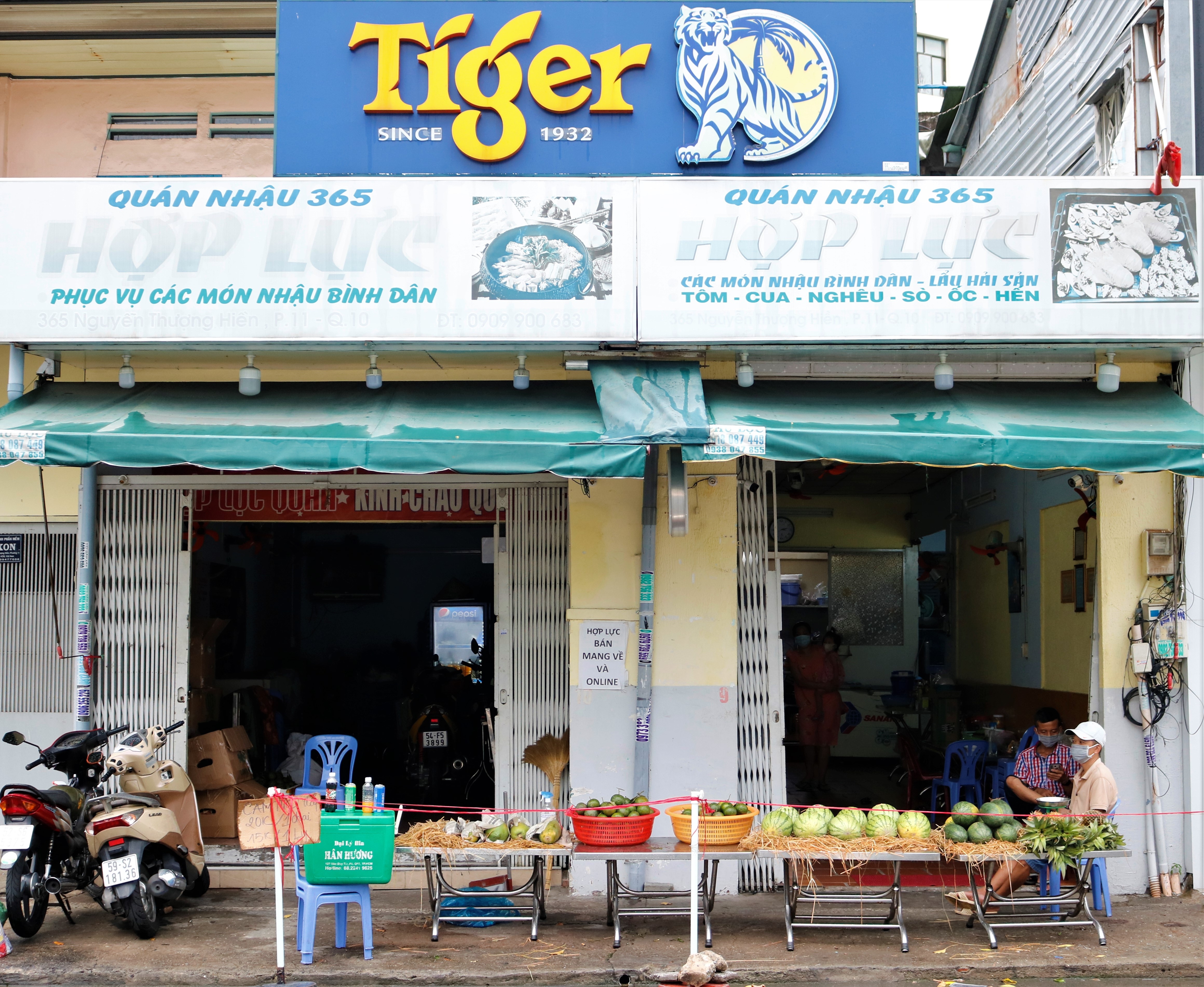 quan nhau tphcm ban rau cu anh 1