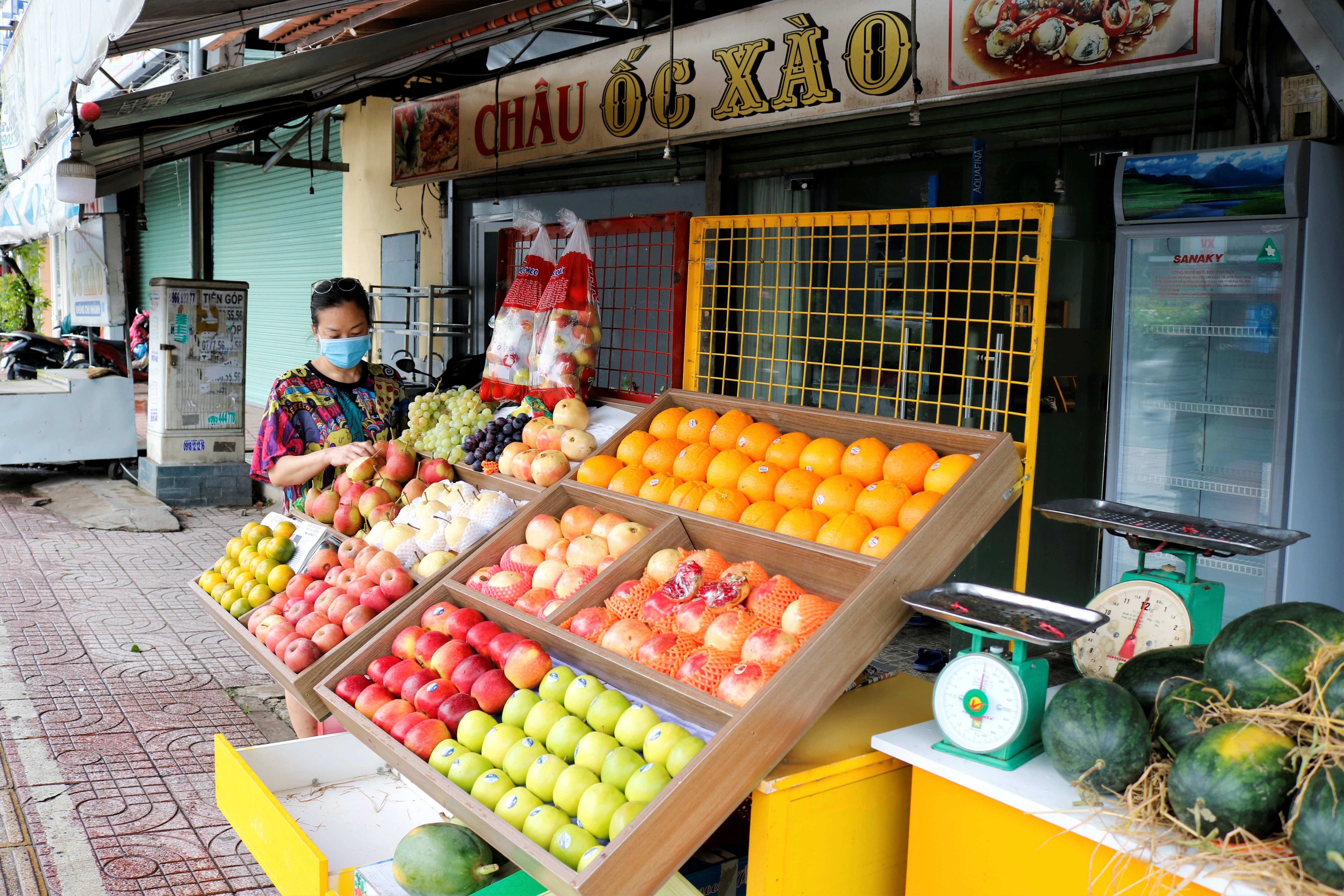 quan nhau tphcm ban rau cu anh 8