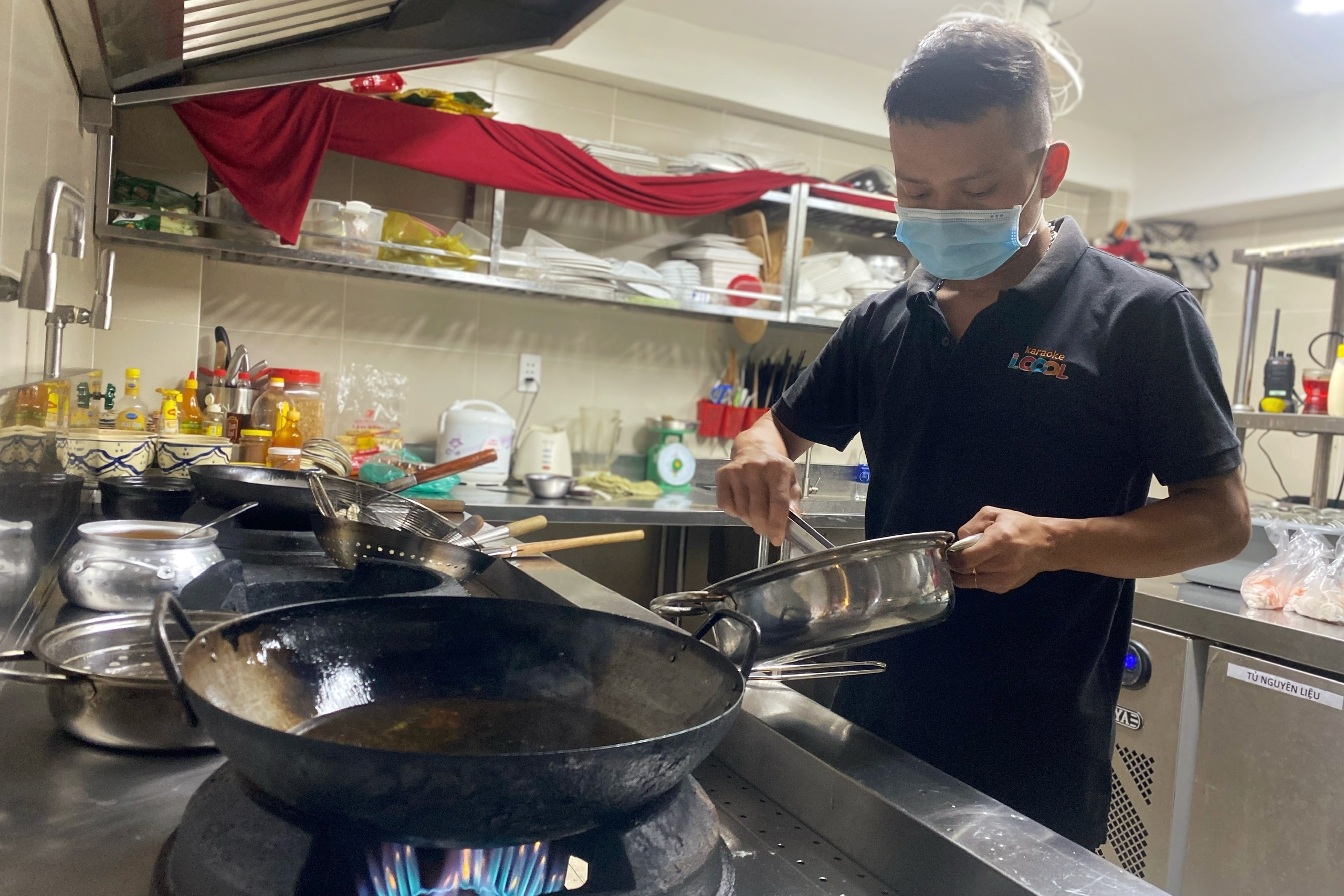 quán karaoke bán bún thịt nướng ảnh 3 quan karaoke ban bun thit nuong anh 3