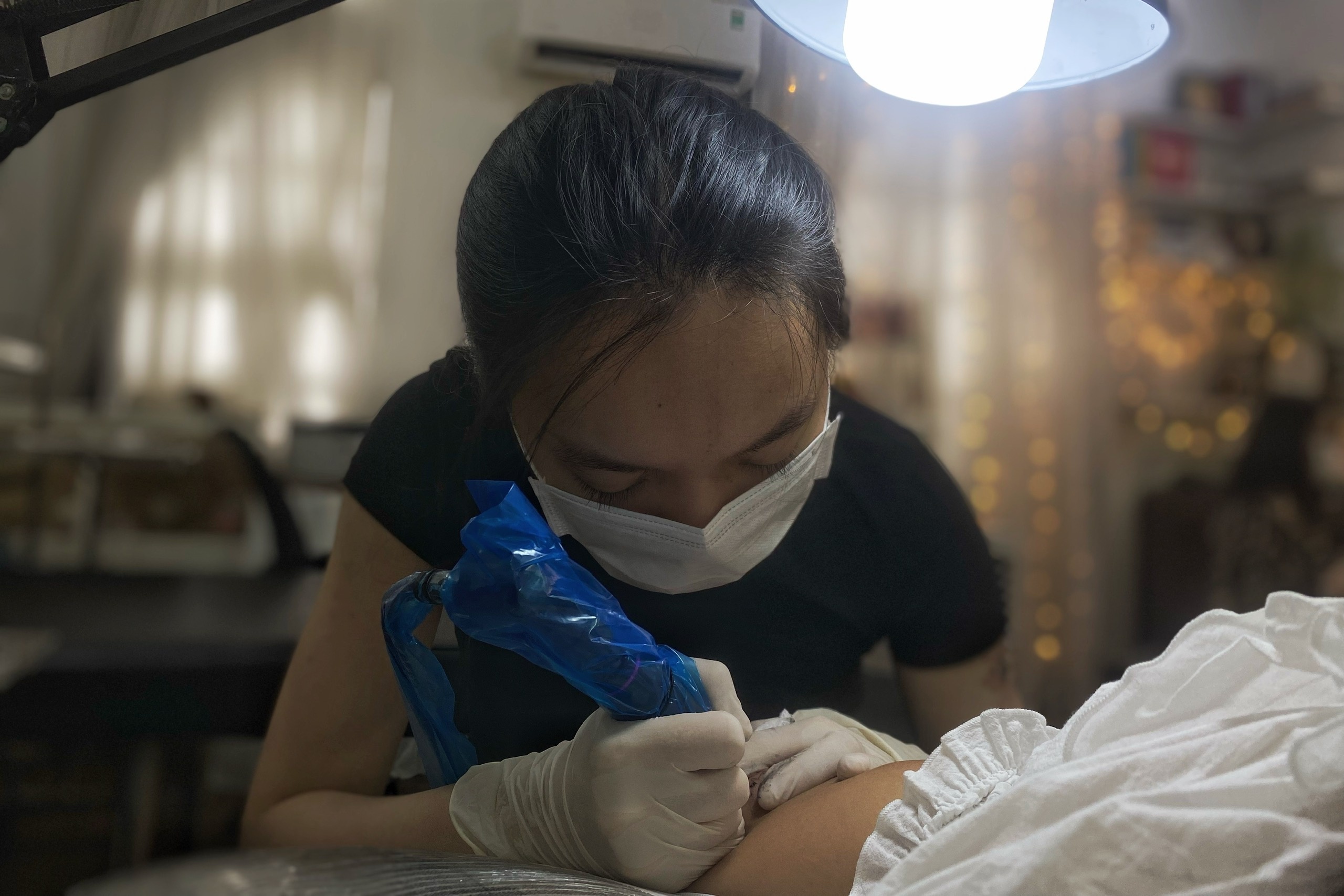 tiem xam mo cua tro lai anh 2